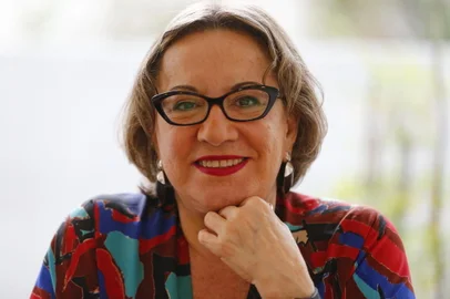 PORTO ALEGRE, RS, BRASIL 08/11/2017 - Entrevista com a psicóloga e especialista em dinâmicas de relacionamentos Regina Navarro Lins. (FOTO: ROBINSON ESTRÁSULAS/AGÊNCIA RBS)<!-- NICAID(13256224) -->