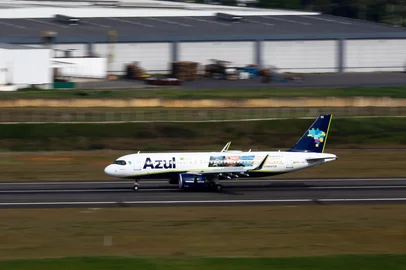 Porto Alegre, RS, Brasil - Ampliação da pista do aeroporto internacional Salgado Filho completa um ano. Fotos Jonathan Heckler/Agência RBS<!-- NICAID(15439529) -->
