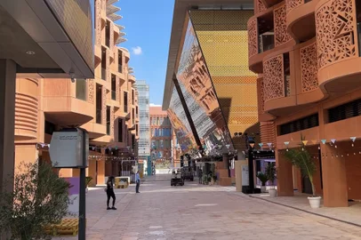 Masdar City, uma cidade sustentável que está sendo construída pelos Emirados Árabes Unidos - Foto: Rodrigo Lopes/Agência RBS<!-- NICAID(15619416) -->