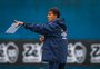 Quinteros tenta aliviar a pressão no Grêmio no dia em que completa três meses no clube