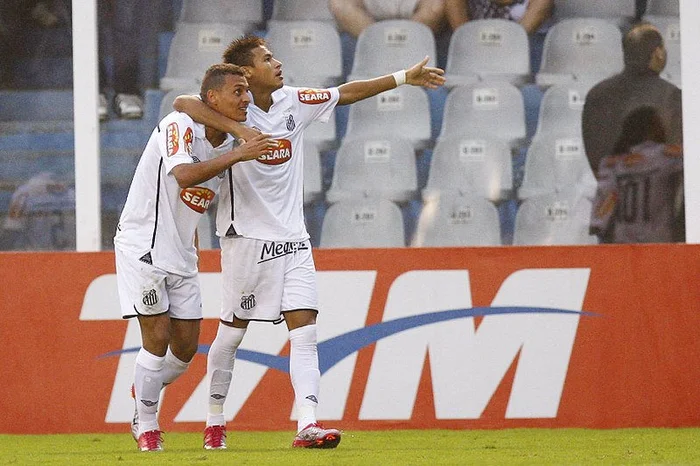 Pela primeira vez em lados opostos, amigos Neymar e Alan Patrick são a ...