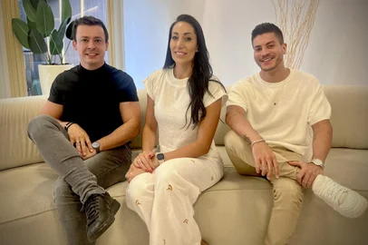 Da esquerda para a direita: Bruno Zanetti, Bruna Mello e Arthur Aguia. <!-- NICAID(15728832) -->