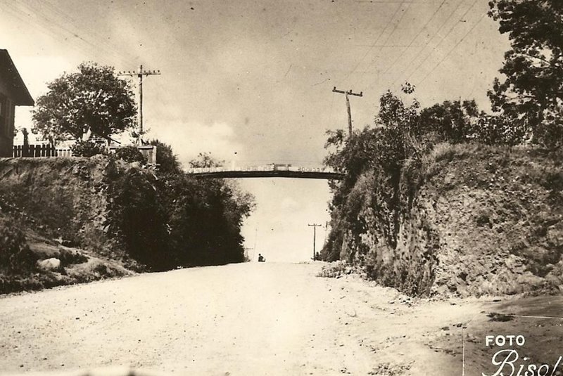 Ponte Seca, no bairro Cruzeiro, em meados dos anos 1960.<!-- NICAID(14704221) -->