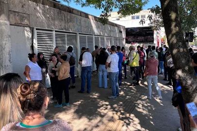 A agência do Instituto Nacional do Seguro Social (INSS), localizada na Avenida Bento Gonçalves, em Porto Alegre, está fechada na manhã desta terça-feira (11.11.2025).<!-- NICAID(16164805) -->