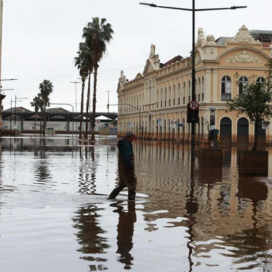 Porto Alegre, RS, Brasil - Como está o centro da capital do Rio Grande do Sul após grande enchente que atingiu a cidade. Mercado Público.<!-- NICAID(15768220) -->