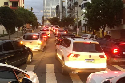 Manifestação em frente ao Forum de Caxias do Sul.<!-- NICAID(14767170) -->