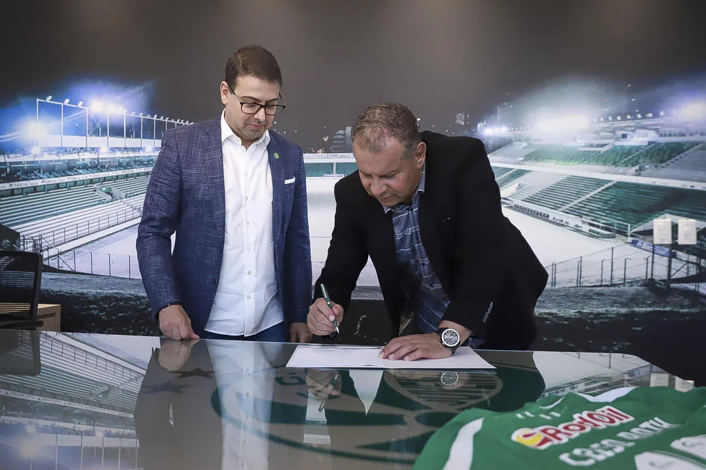 Técnico Celso Roth comenta oportunidade no Juventude: 