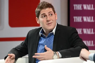 Facebook co-founder Eduardo Saverin speaks during the Wall Street Journal Unleashing Innovation executive conference held at Capella Singapore, Sentosa Island in Singapore on February 21, 2013. The Singapore-based billionaire said Facebook would be a "tough act" to follow but he wants to have a "positive impact" on the world as an investor.  AFP PHOTO / ROSLAN RAHMAN (Photo by Roslan RAHMAN / AFP)Editoria: SCILocal: SingaporeIndexador: ROSLAN RAHMANSecao: IT/computer sciencesFonte: AFPFotógrafo: STF<!-- NICAID(14827561) -->