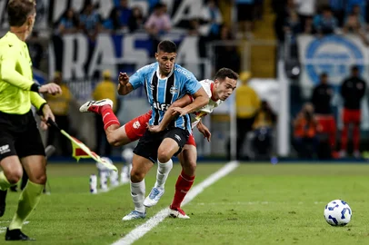 PORTO ALEGRE, RS, BRASIL, 10.05.2025: Grêmio e Bragantino. Brasileirão 2025. Fotos: Duda Fortes/Agencia RBSIndexador: Andre Avila<!-- NICAID(16034689) -->