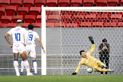Lance do amistoso entre Grêmio x Cruzeiro. Grandoi<!-- NICAID(16325937) -->