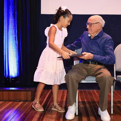 Anton Karl Biedermann recebe homenagem da FGDA<!-- NICAID(16008542) -->