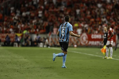 PORTO ALEGRE, RS, BRASIL, 08/03/2026: Inter e Grêmio se enfrentam no Estádio Beira-Rio, no Gre-Nal de número 451, no jogo de volta da final do Campeonato Gaúcho de 2026, o Gauchão. Após o jogo de ida, na Arena, terminar em 3 a 0 para o Grêmio, o Internacional recebe o adversário em casa com a missão de tentar reverter o placar e conquistar o bicampeonato estadual.  Foto: André Ávila/Agência RBSIndexador: Andre Avila<!-- NICAID(16240696) -->