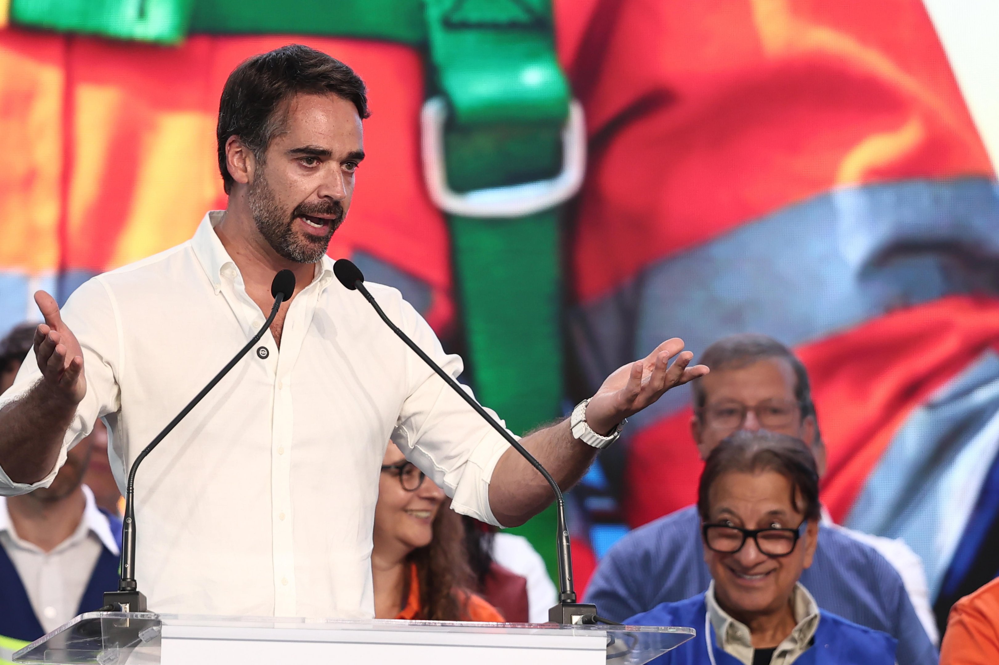 Vaias a Leite misturam radicalismo com falta de educa&ccedil;&atilde;o e de intelig&ecirc;ncia