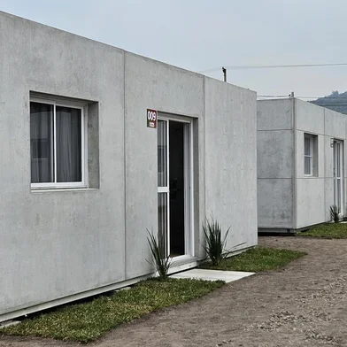 Entrega moradias provisórias em Encantado<!-- NICAID(15844374) -->