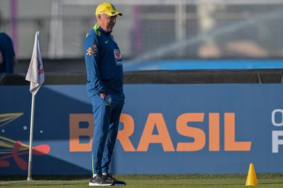 Brazil's Italian coach Carlo Ancelotti conducts a training session in Sao Paulo, on June 2, 2025, ahead of the FIFA World Cup 2026 qualifier football match against Ecuador on June 5. (Photo by Nelson ALMEIDA / AFP)Editoria: SPOLocal: Sao PauloIndexador: NELSON ALMEIDASecao: soccerFonte: AFPFotógrafo: STF<!-- NICAID(16051046) -->