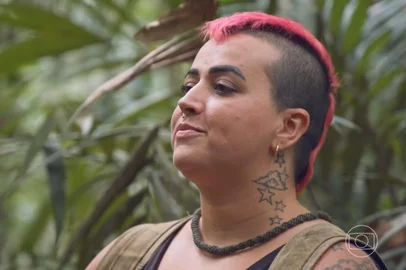 Amanda em No Limite<!-- NICAID(15486364) -->