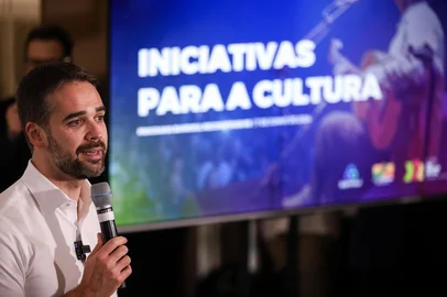 PORTO ALEGRE, RS, BRASIL - 07.06.24: Eduardo Leite visita o MARGS e anuncia recursos para a cultura após enchente.<!-- NICAID(15783401) -->