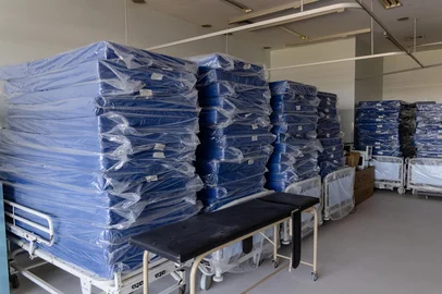 CANOAS, RS, BRASIL - 06/06/2025 - Vistoria encontra materiais hospitalares lacrados no HPS de Canoas<!-- NICAID(16054558) -->