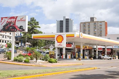 Postos da rede Sander venderão 20 litros de gasolina comum a R$ 3,99<!-- NICAID(16047370) -->