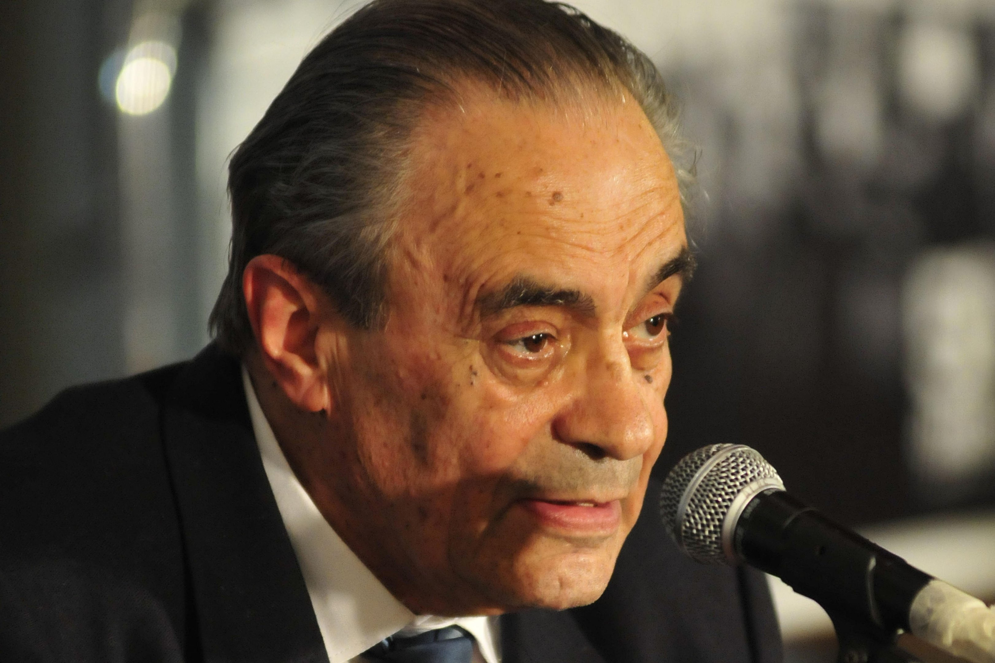 Jornalista Carlos Bastos, que participou do lançamento do "Jornal Nacional", morre aos 91 anos no Rio Grande do Sul