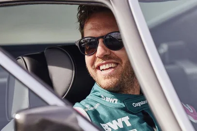 Sebastian Vettel, 35 anos, é um corredor alemão de Fórmula 1. Atualmente, está na equipe Aston Martin.<!-- NICAID(15160344) -->