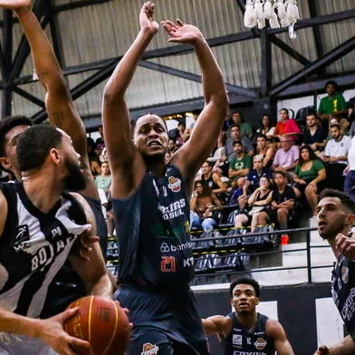 Botafogo x Caxias Basquete pelo NBB em 18 de janeiro de 2024<!-- NICAID(15655351) -->
