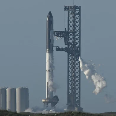 FThe SpaceX Starship rocket stands on the launchpad from the SpaceX Starbase in Boca Chica as seen from South Padre Island, Texas on April 17, 2023. - SpaceX on Monday postponed the first test flight of Starship, the most powerful rocket ever built.Liftoff of the giant rocket was called off just minutes ahead of the scheduled launch time because of a pressurization issue, SpaceX officials said. (Photo by Patrick T. Fallon / AFP)Editoria: SCILocal: South Padre IslandIndexador: PATRICK T. FALLONSecao: space programmeFonte: AFPFotógrafo: STF<!-- NICAID(15404728) -->