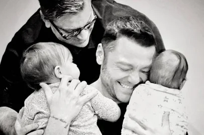 Tiziano Ferro e seu marido adotam dois bebês: "<!-- NICAID(15032295) -->