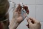 Brasil inicia vacinação contra a dengue nesta sexta-feira pelo DFDF - DENGUE/VACINAÇÃO/CAMPANHA - GERAL - Início da campanha de vacinação contra a dengue em crianças de 10 e 11 anos, na   UBS 01 do Cruzeiro, em Brasília, nesta sexta-feira, 09. A capital do país recebeu   71.708 doses do imunizante, que serão distribuídas exclusivamente para crianças de   10 e 11 anos. Em pouco mais de um mês, o Brasil já registrou 392,7 mil casos   prováveis da doença e 54 mortes, segundo o painel InfoDengue atualizado pelo   ministério.   09/02/2024 - Foto: ANDRE VIOLATTI/ATO PRESS/ESTADÃO CONTEÚDOEditoria: GERALLocal: BRASÍLIAIndexador: ANDRE VIOLATTIFonte: Ato PressFotógrafo: ATO PRESS<!-- NICAID(15674490) -->
