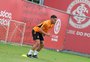 Gabriel comenta viagem ao Catar para terminar tratamento e voltar a reforçar o Inter: "Não vejo a hora"