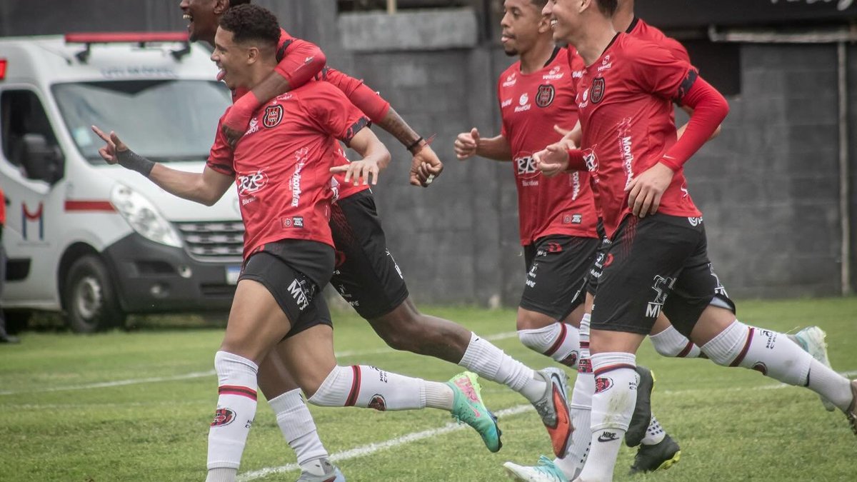 Contra o São Gabriel, Brasil de Pelotas marcou quase o mesmo número de ...