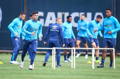 Kike Olivera em treino do Grêmio<!-- NICAID(16051424) -->