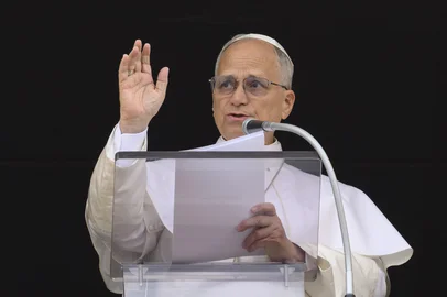 This photo taken and handout on May 10, 2026 by The Vatican Media shows Pope Leo XIV during Regina Caeli prayer in The Vatican. (Photo by Handout / VATICAN MEDIA / AFP) / RESTRICTED TO EDITORIAL USE - MANDATORY CREDIT "AFP PHOTO / VATICAN MEDIA" - NO MARKETING - NO ADVERTISING CAMPAIGNS - DISTRIBUTED AS A SERVICE TO CLIENTS<!-- NICAID(16284372) -->