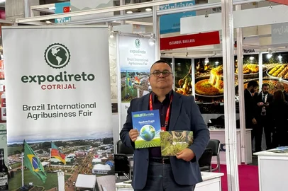 Evaldo Silva Júnior, da área internacional da Expodireto,  divulgando a feira na Índia<!-- NICAID(16227206) -->