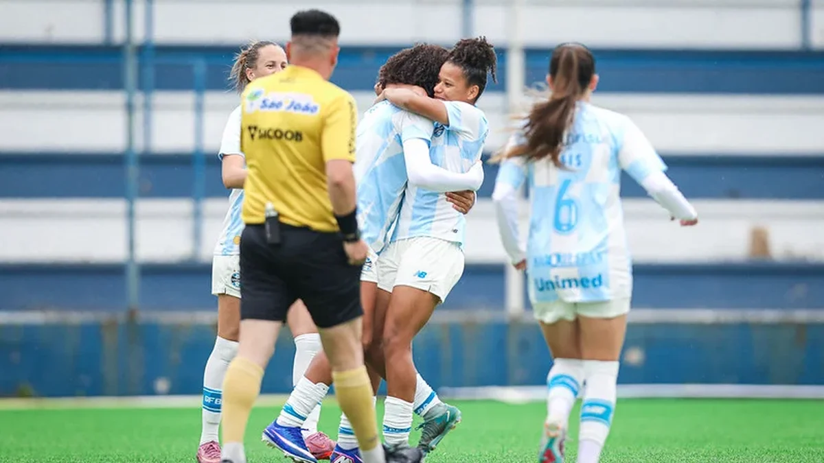 Grêmio goleia União Forquetense por 13 a 0 e lidera o Gauchão Feminino