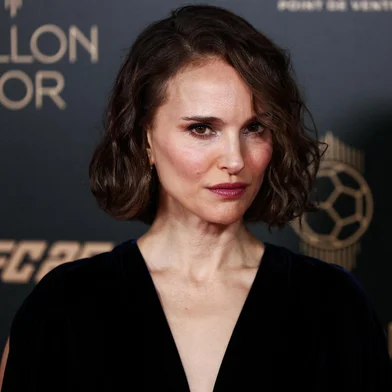US-Israeli actress Natalie Portman poses upon arrival to attend the 2024 Ballon d'Or France Football award ceremony at the Theatre du Chatelet in Paris on October 28, 2024. (Photo by Franck FIFE / AFP)Editoria: HUMLocal: ParisIndexador: FRANCK FIFESecao: soccerFonte: AFPFotógrafo: STF<!-- NICAID(15901481) -->