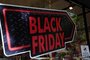 CAXIAS DO SUL, RS, BRASIL (24/11/2021)Vitrine das lojas que tem menção da Black Friday. (Antonio Valiente/Agência RBS)<!-- NICAID(14949367) -->