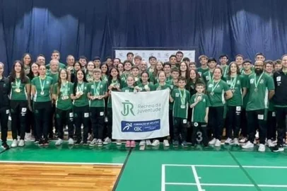Equipe de Badminton do Recreio da Juventude conquista mais de 45 medalhas no Regional Sul-Brasileiro.<!-- NICAID(16065955) -->
