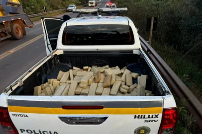 Homem abandona carro com 250kg de maconha em Ibirubá<!-- NICAID(15815188) -->