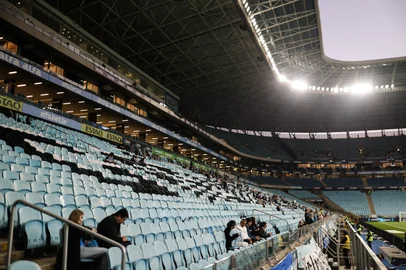 Renan Mattos / Agencia RBS PORTO ALEGRE, RS, BRASIL, 05-11-2025:Grêmio x Cruzeiro. O duelo é válido pela 32ª rodada do Campeonato Brasileiro. Foto: Renan Mattos / Agência RBS<!-- NICAID(16161556) -->