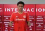 Presidente do Botafogo justifica venda de lateral ao Inter: "Se eu não pagar salários, perco o jogador de qualquer maneira"