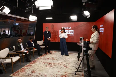 PORTO ALEGRE, RS, BRASIL, 25-09-2026: Debate da Rádio Gaúcha com os candidatos ao governo do Rio Grande do Sul, realizado no estúdio de GZH, na redação integrada do Grupo RBS, em Porto Alegre. O confronto ocorre no horário do Gaúcha Atualidade, com participação de Gabriel Souza (MDB), Juliana Brizola (PDT), Luciano Zucco (PL) e Marcelo Maranata (PSDB), os quatro candidatos cujos partidos possuem representação no Congresso, com mediação da jornalista Andressa Xavier. Foto: Jeff Botega/Grupo RBS<!-- NICAID(16373420) -->
