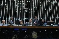 PlenÃ¡rio do Senado Federal durante sessÃ£o deliberativa ordinÃ¡ria. Ordem do dia. Na pauta, o PLP 177/2023, que amplia de 513 para 531 o nÃºmero de cadeiras na CÃ¢mara dos Deputados. Aprovado na CÃ¢mara dos Deputados no inÃ­cio de maio, o projeto aumenta o nÃºmero de vagas na Casa em razÃ£o do crescimento populacional de alguns estados. O texto mantÃ©m o tamanho das bancadas que perderiam representantes. Mesa:senador Jayme Campos (UniÃ£o-MT); senador Efraim Filho (UniÃ£o-PB); presidente do Senado Federal, senador Davi Alcolumbre (UniÃ£o-AP); senador Eduardo Braga (MDB-AM);secretÃ¡rio-geral da Mesa do Senado Federal, Danilo Augusto Barboza de Aguiar. Foto: Waldemir Barreto/AgÃªncia Senado<!-- NICAID(16067572) -->