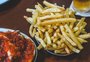 12 lugares para comer batatas fritas sequinhas e crocantes em Porto Alegre