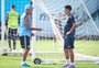 Renato minimiza gols perdidos pelo Grêmio e elogia Suárez: "É goleador, sabe o que faz" 