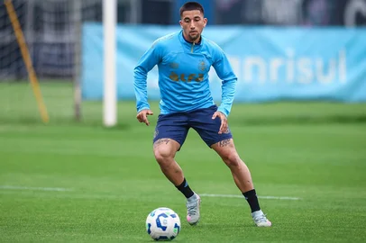 Kike Olivera em treino<!-- NICAID(16128280) -->