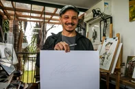 CAXIAS DO SUL, RS, BRASIL, 07/11/2025. O desenhista de Caxias do Sul Abílio Manoel Silva, 42 anos, é case da matéria sobre nomes.(Neimar De Cesero/Agência RBS)Indexador: Neimar De Cesero<!-- NICAID(16162790) -->