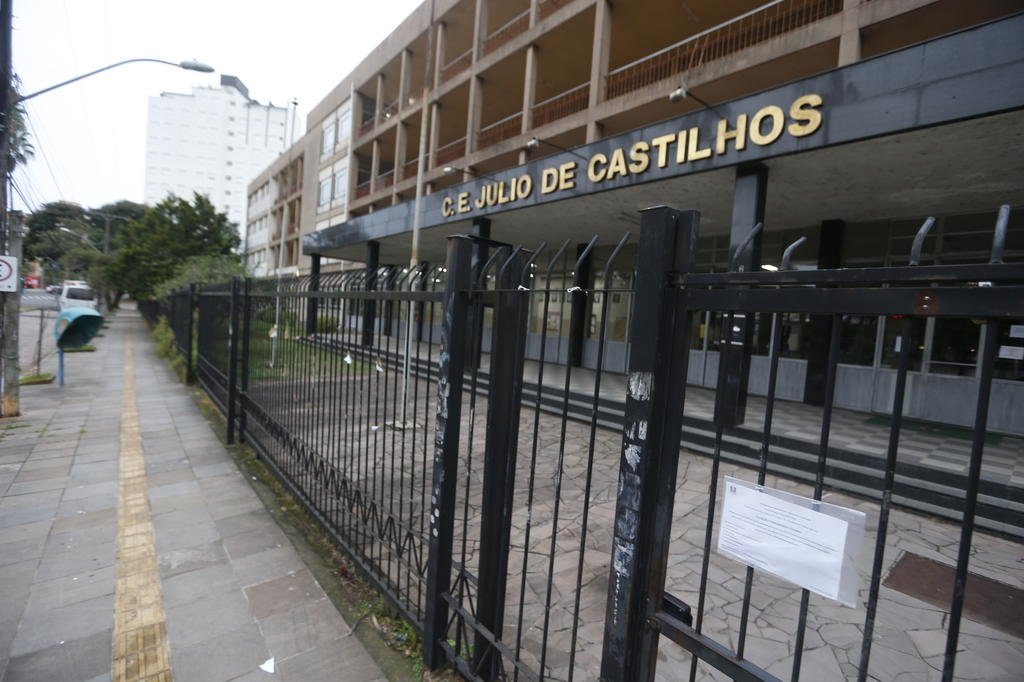Parte das escolas estaduais de Ensino Médio retoma atividades ...