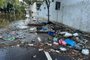 CENTRO HISTÓRICO / PORTO ALEGRE - Água recua no Centro Histórico, mas lixo se acumula. Rua General Portinho com Sete de Setembro / Praça Brigadeiro Sampaio em 17/05/2024<!-- NICAID(15766718) -->