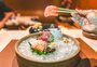 Para confiar de olhos fechados: conheça o sistema omakase do Kampeki Sushi, de Canoas